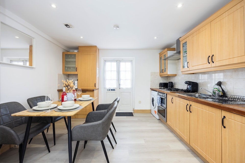 City Escape London Apartment With 2 Bedrooms