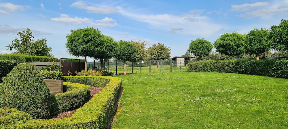 Luxury Retreat With Furry Friends