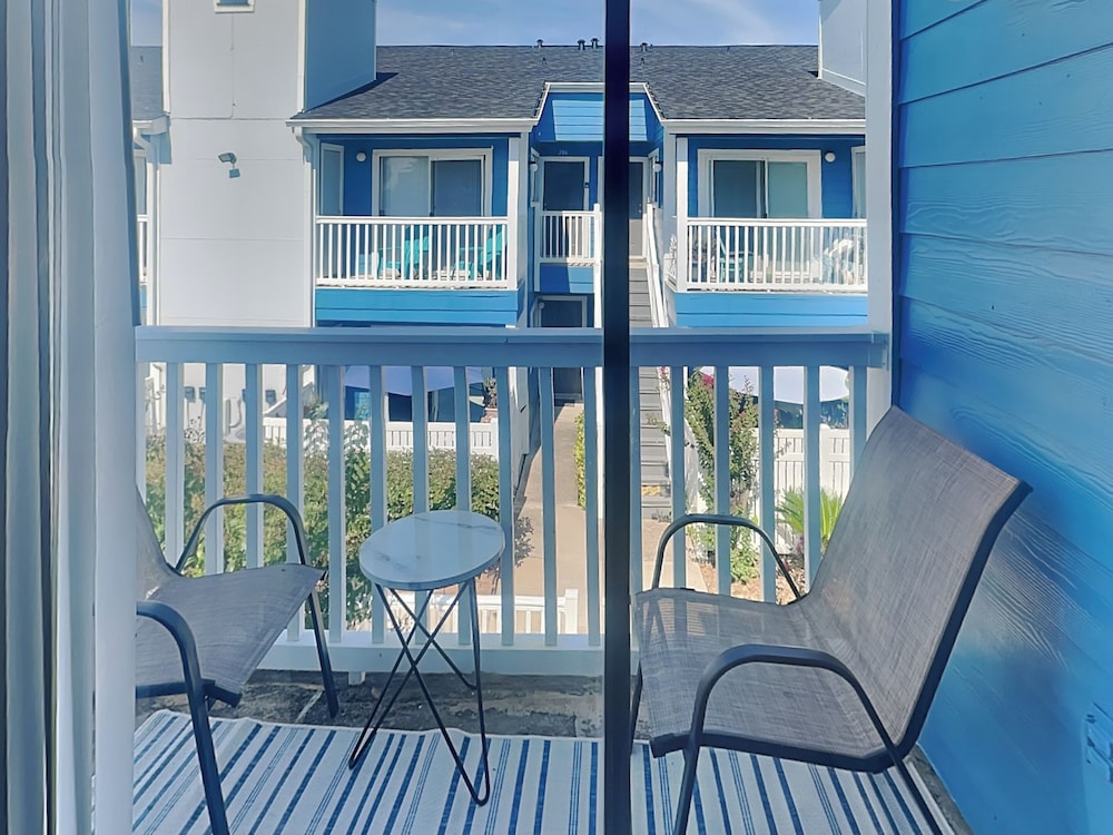 Sea Turtle by Ryson Vacation Rentals