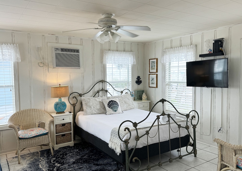 Little Bay Club by Miss Kitty’s view 2