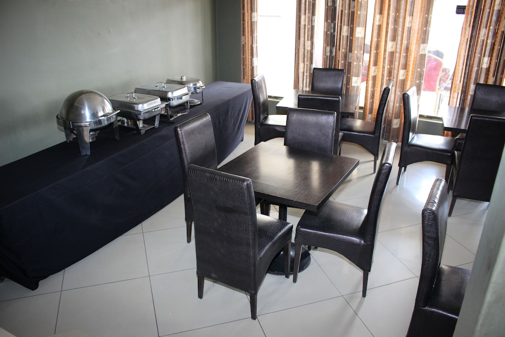 Four Pillars Lodge