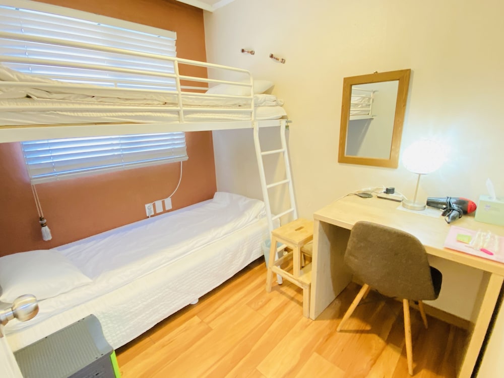 Aroha Guest House