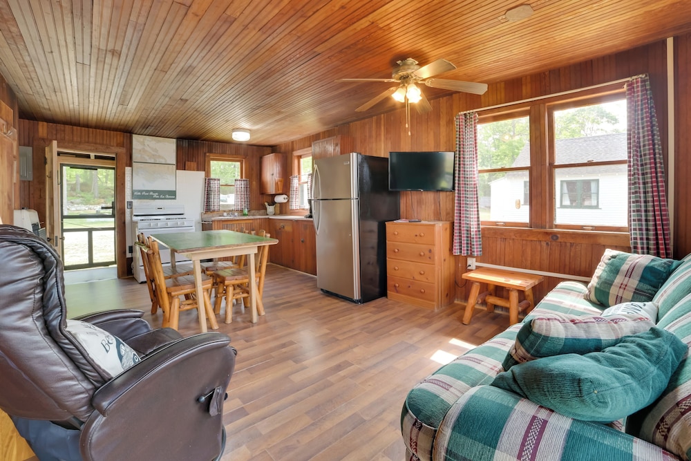 Beach & Dock Access: Upper Peninsula Cabin Retreat
