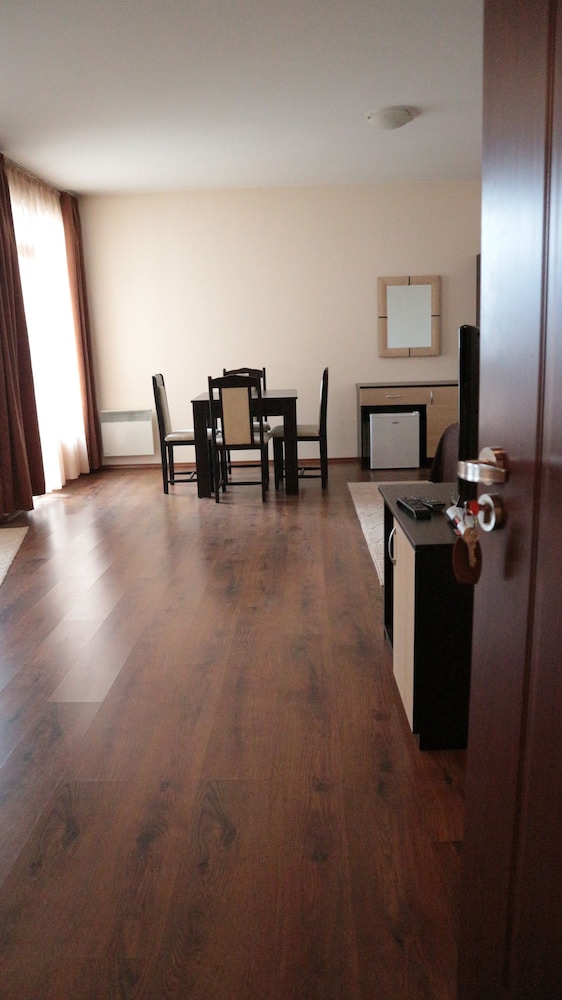 Bansko Vacations - Pirin Palace White Apartments - Property Image 1