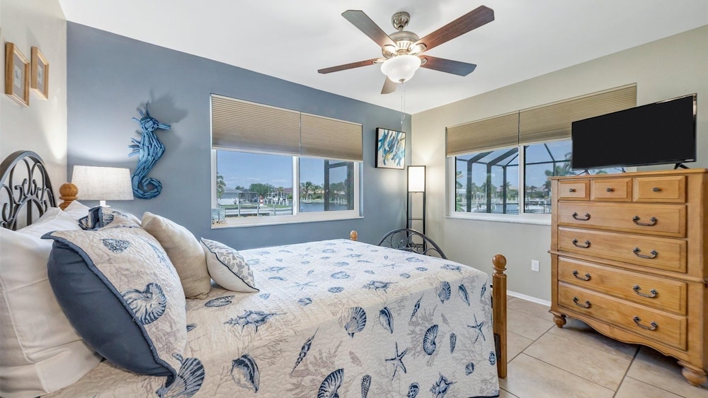 The Canal House Of Punta Gorda Isles, Pool, Pet Friendly, Kayaks, Bikes 3 Bedroom Home
