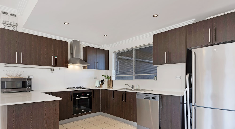 Kozyguru | Allawah | 2 Bed Kozy Apartment