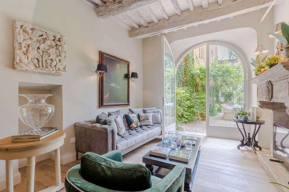 Casa Vanny an Apartment With Private Garden