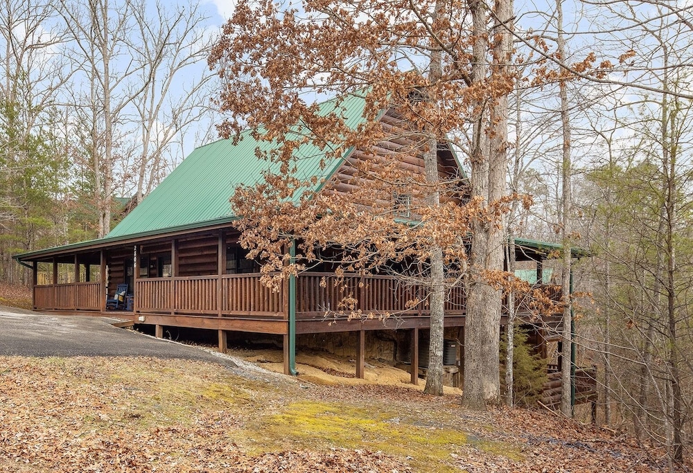 Yesteryear Mountain Charm Modern Vintage Retreat 5 Bedroom Home by Overmoon - Property Image 19