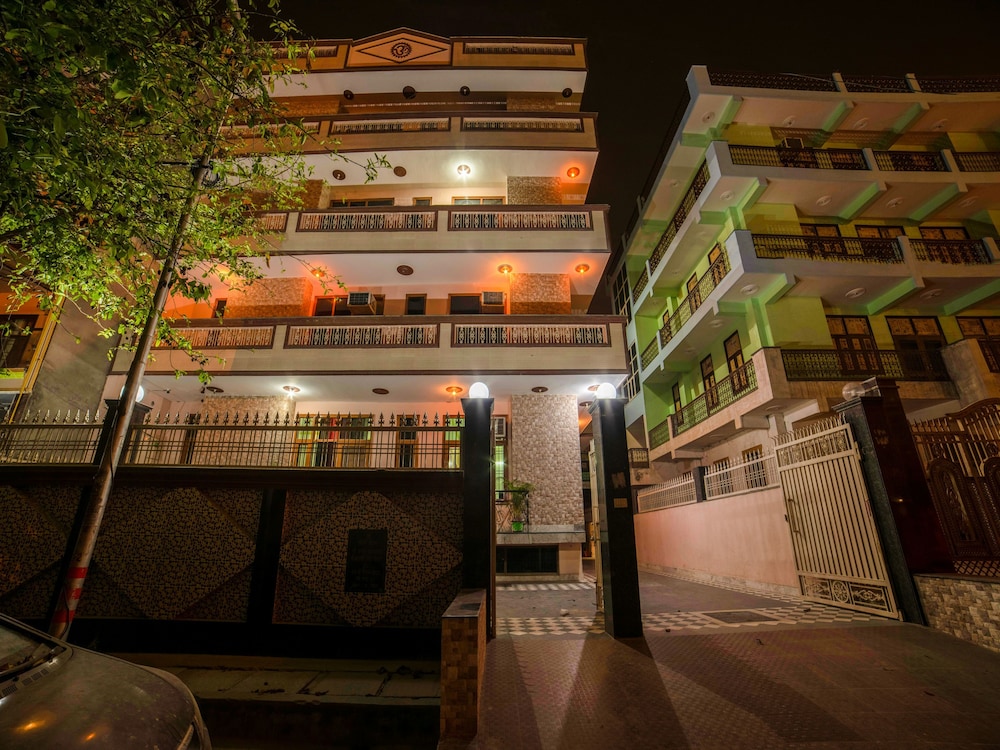 OYO 14246 Onella Rooms