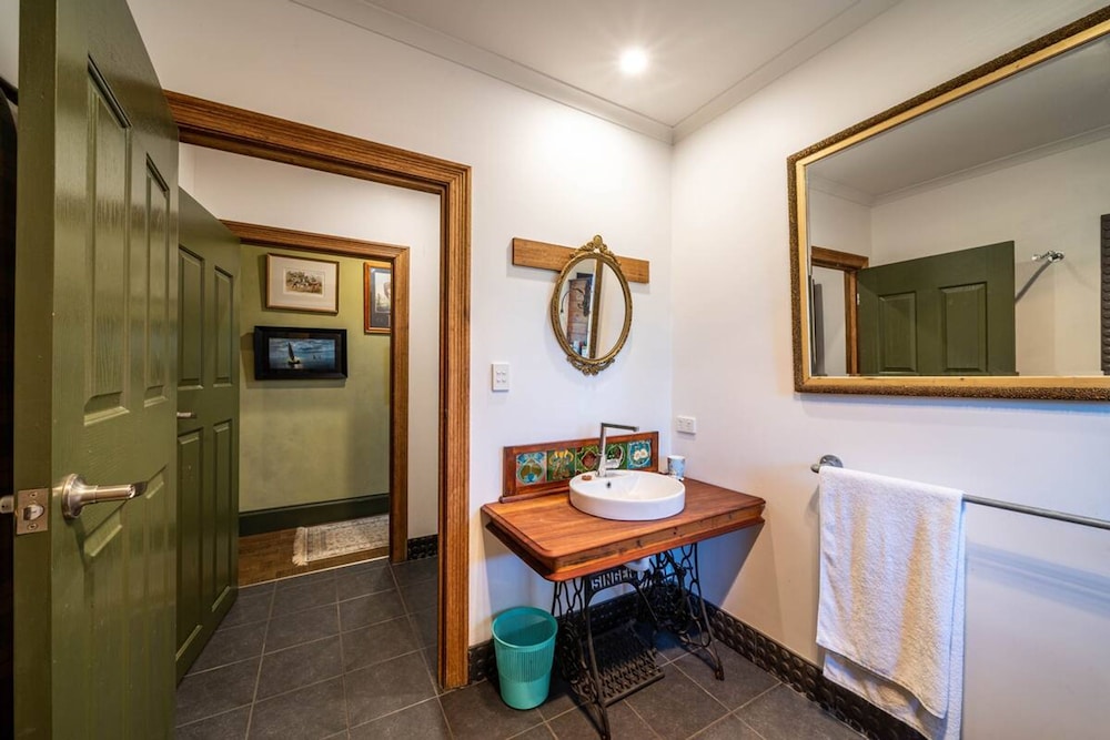 The Spotted Cow City Fringe Pet-friendly