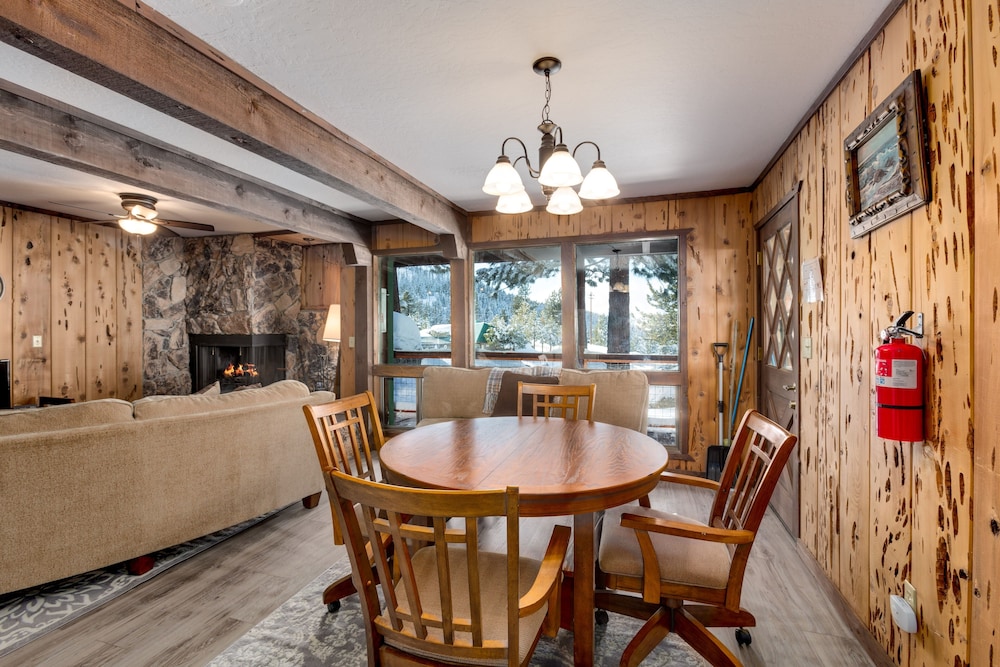 Snowflake Chalet 2 Bedroom Condo