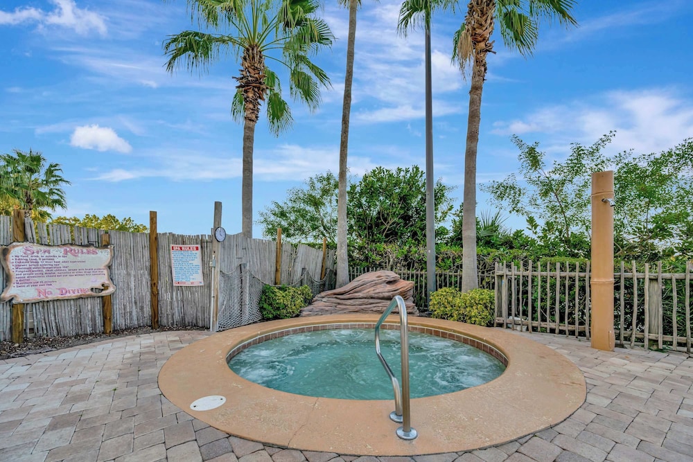 2BR Fireworks View With Pool Spa 5 Minutes to Disney