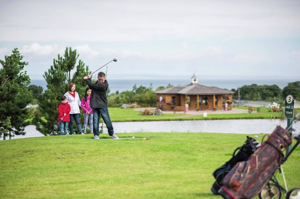 Cozy 3 Bedroom Mobile Home in Longniddry, Perfect for Families