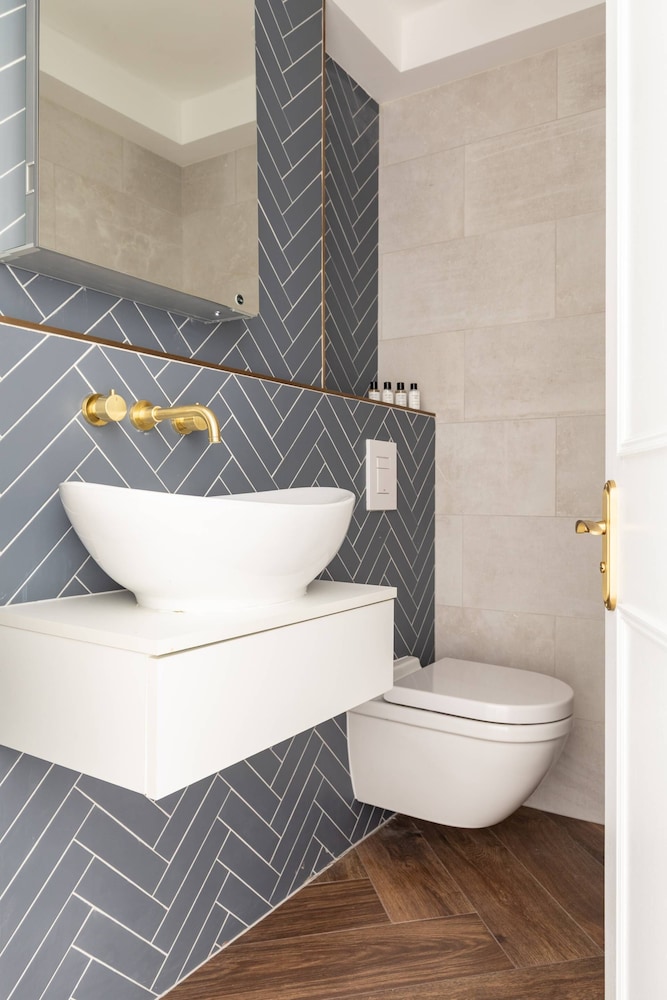 Westbourne Park Road Xviii by Onefinestay