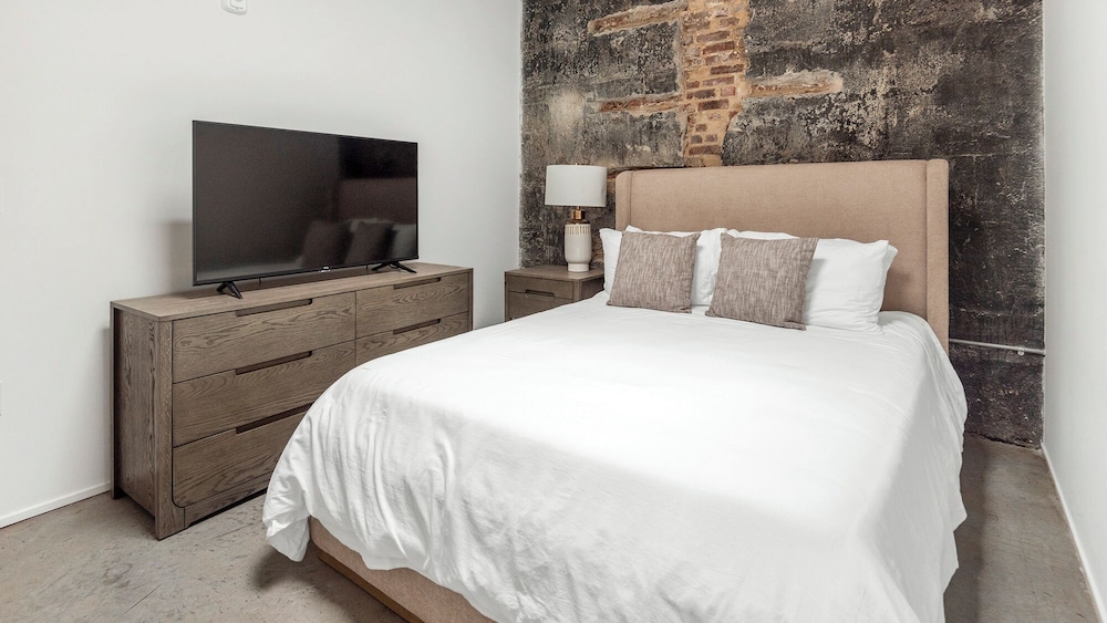  Landing Furnished Apartments Downtown Memphis