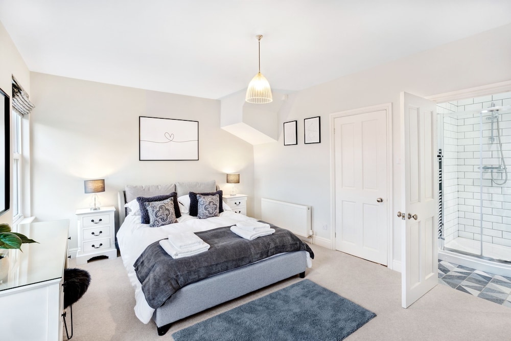 Thorncliffe House