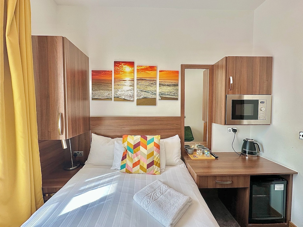 205 Earls Court