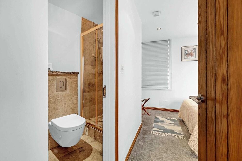 Lovely 1 Bed Home With Garden