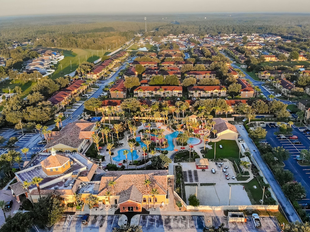 4 BDR in Regal Palms Resort!