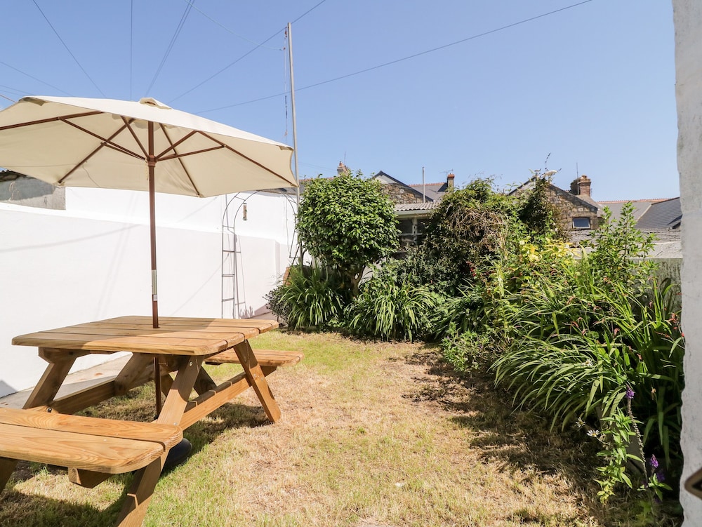 Mazey Cottage