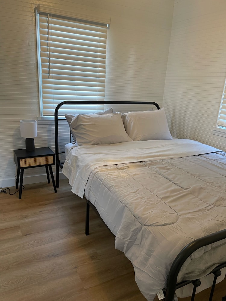 Dwell Seaview LLC