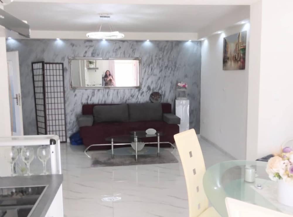Trogir Downtown Apartments With Private Parking