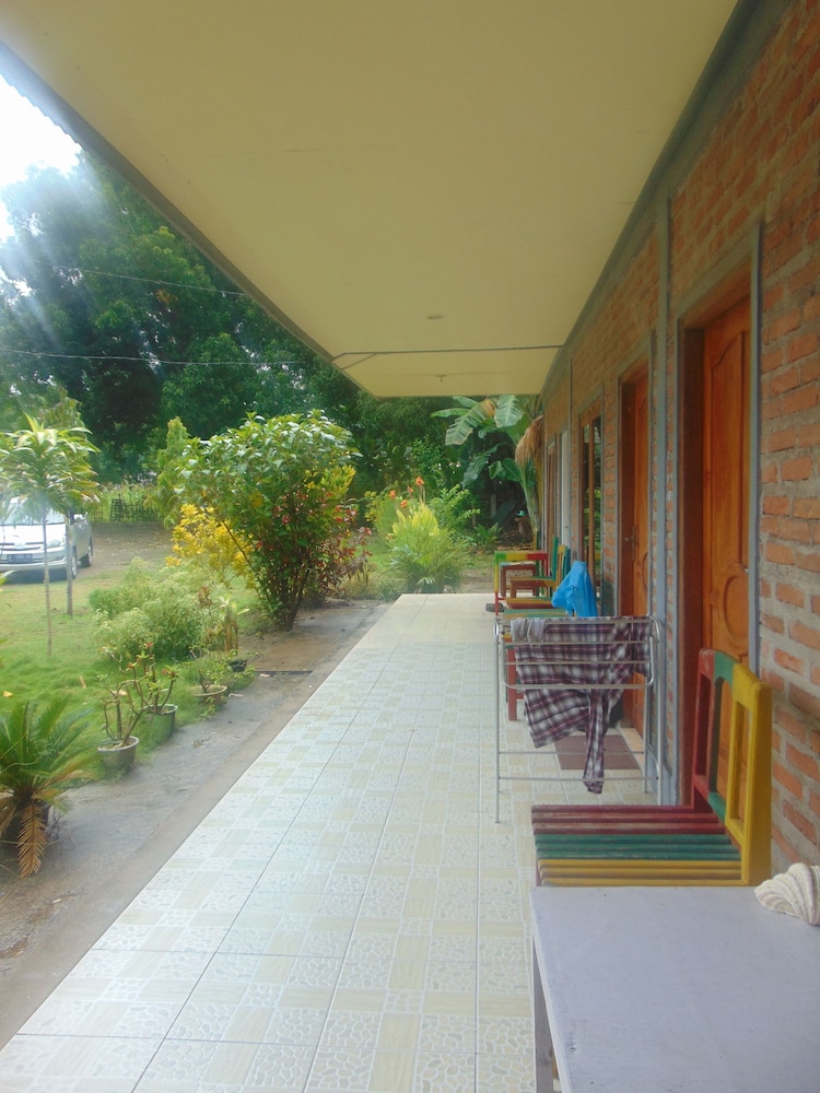 Del Mar Home Stay and Cafe