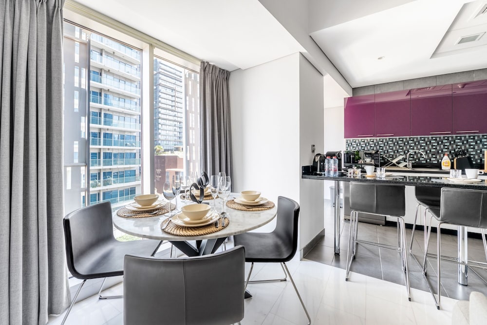 Iconic Marina Stay Cayan Tower 2BR
