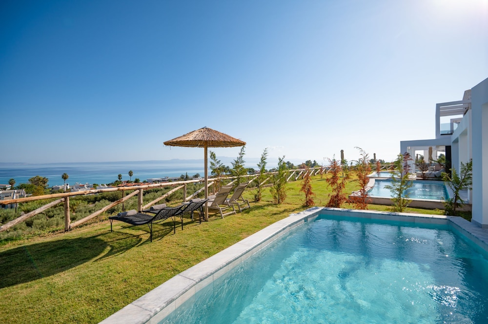 Olive Grove Panorama Suite Pende
