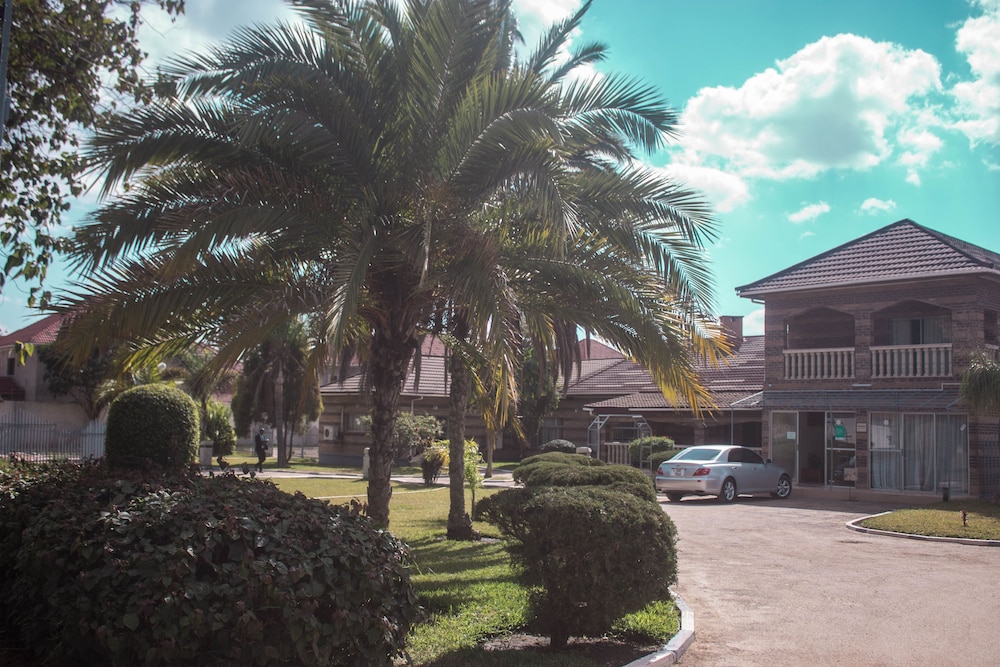 Tecla Lodges