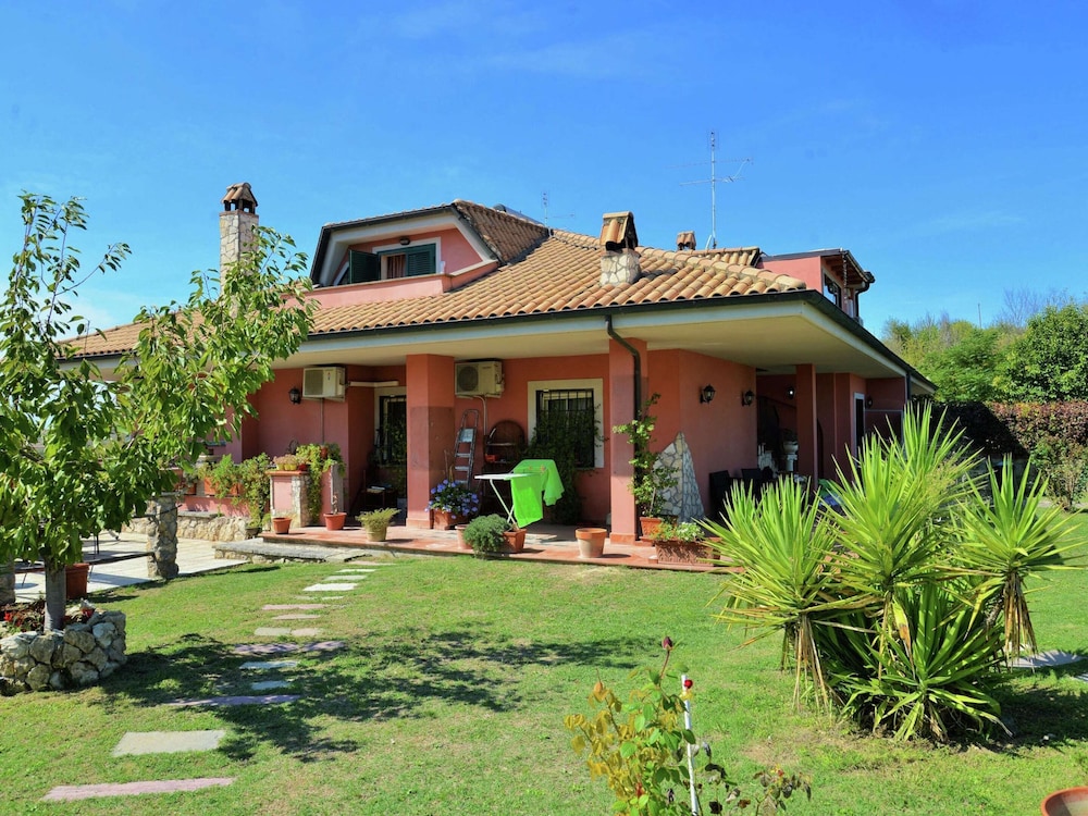 Villa in Monterotondo With Pool & Tiber Views view 5