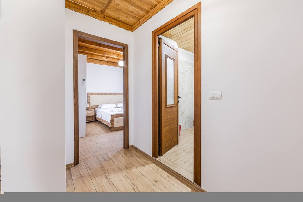 Hillside Apartment Gjirokast r