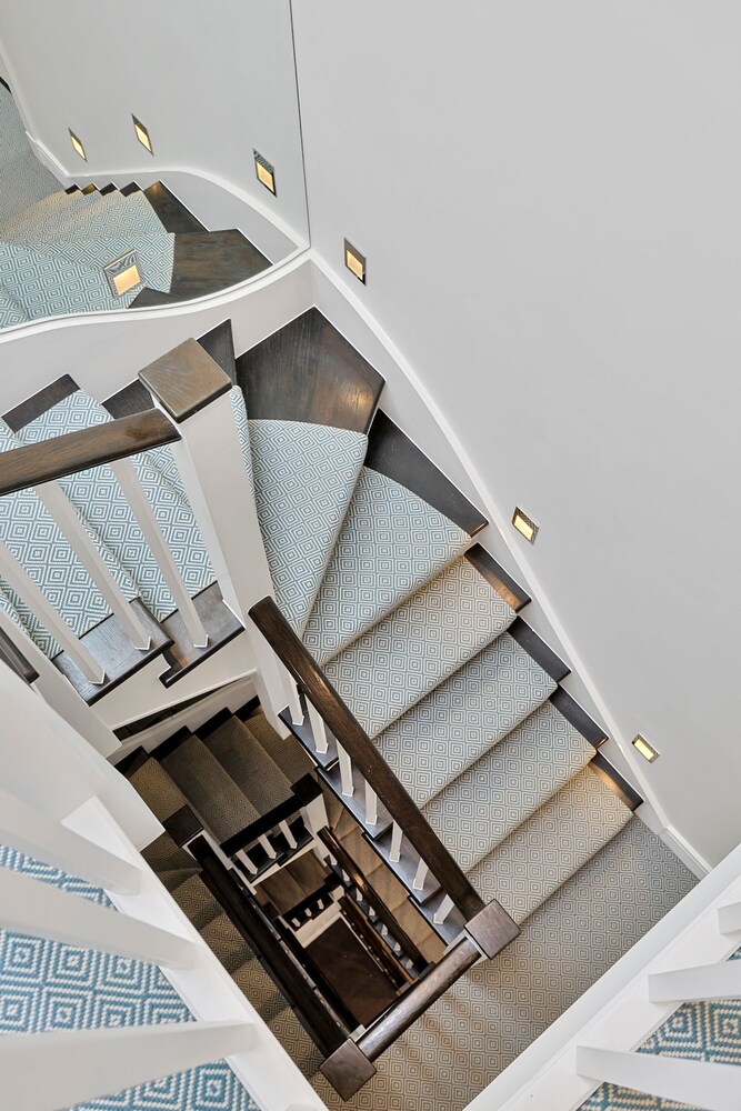 Luxe Home With Cinema Room - South Kensington