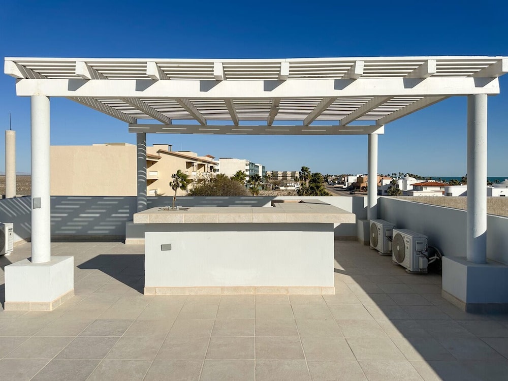 Modern Home in The Exclusivity of Las Conchas