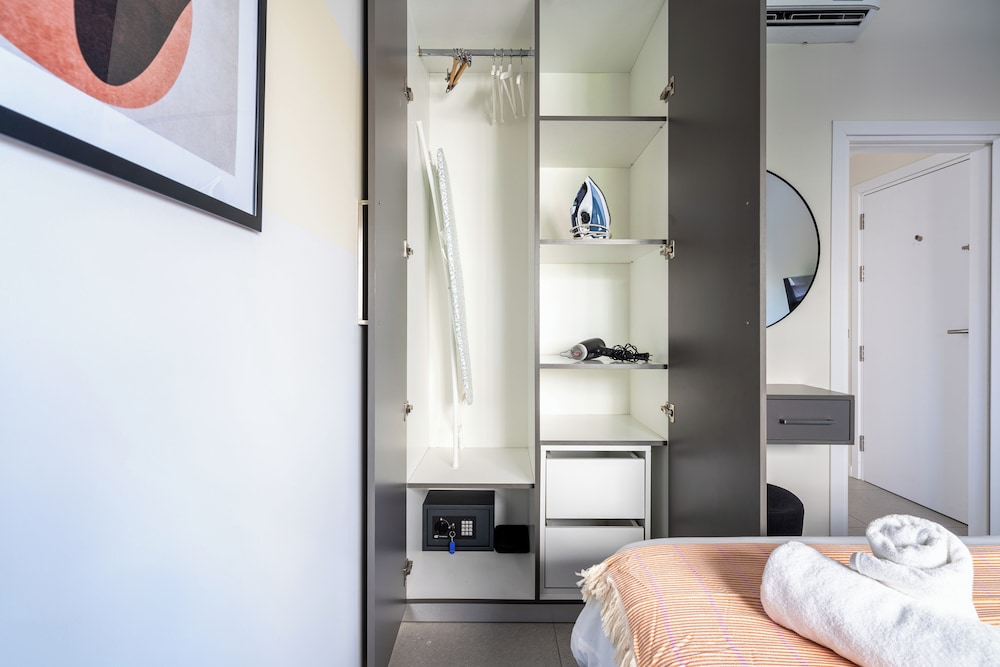 Local Host Living - Signature Apartments in Nicosia