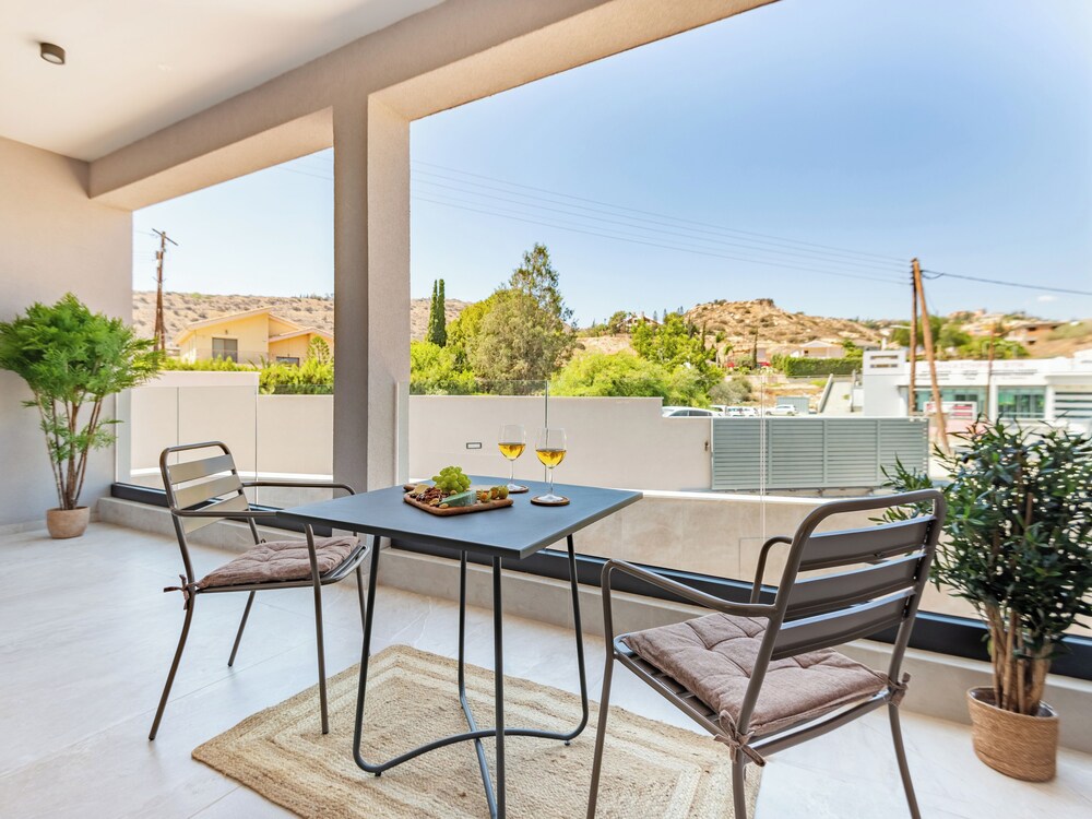 Sanders River Plaza Limassol Apartment