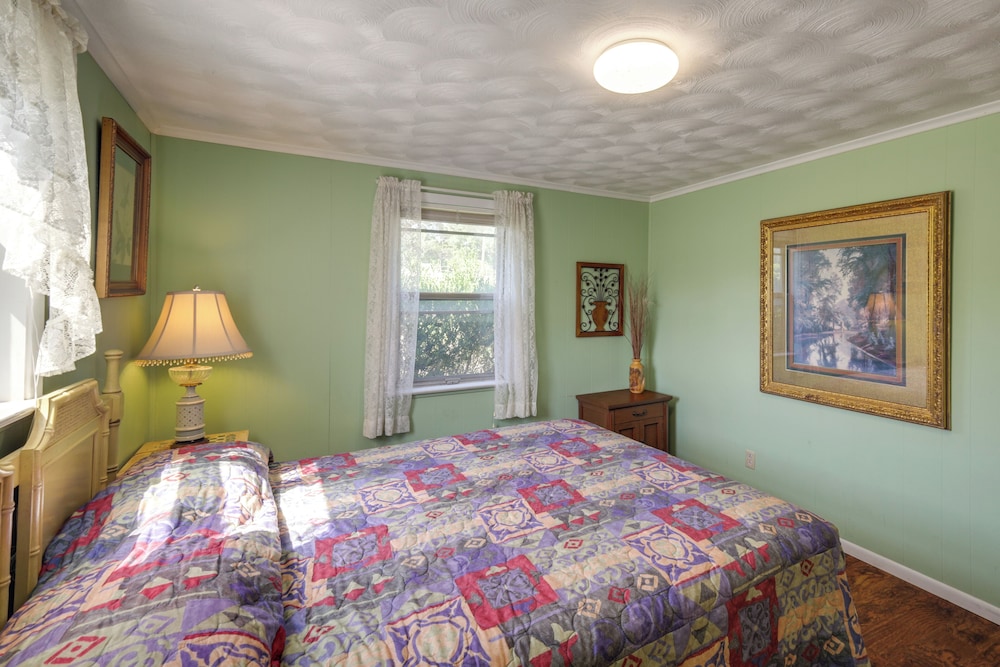 Hike From Your Door! Pet-friendly Whitney Home