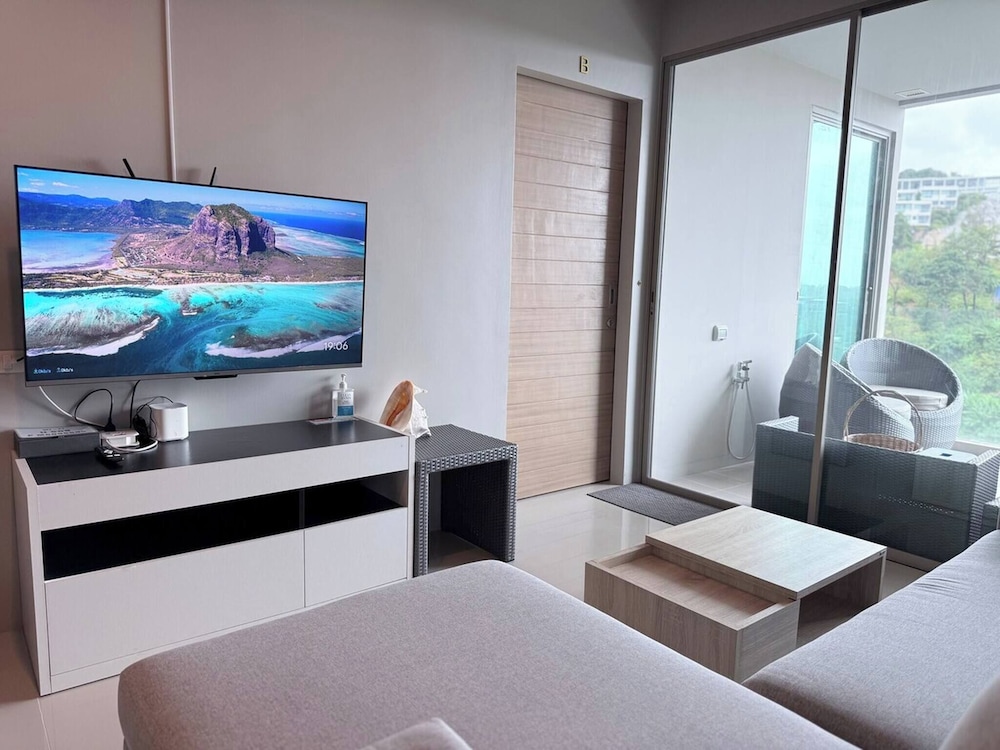 2BR Apartment Pool Gym 1km to Karon Beach