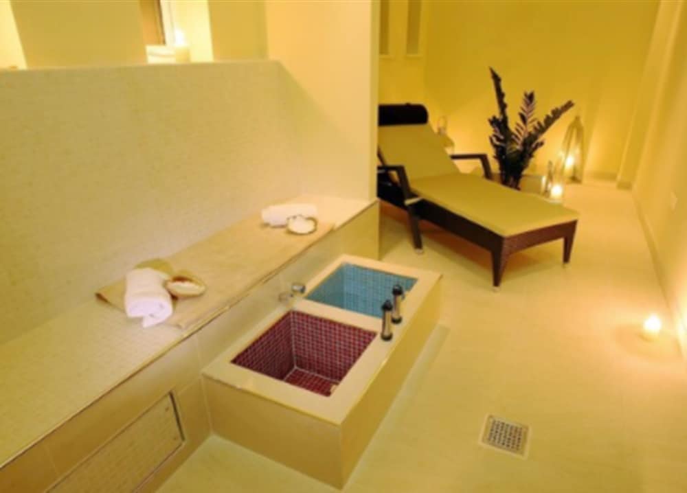 Limerick Vacations - No. 1 Pery Square Hotel  Spa - Property Image 4