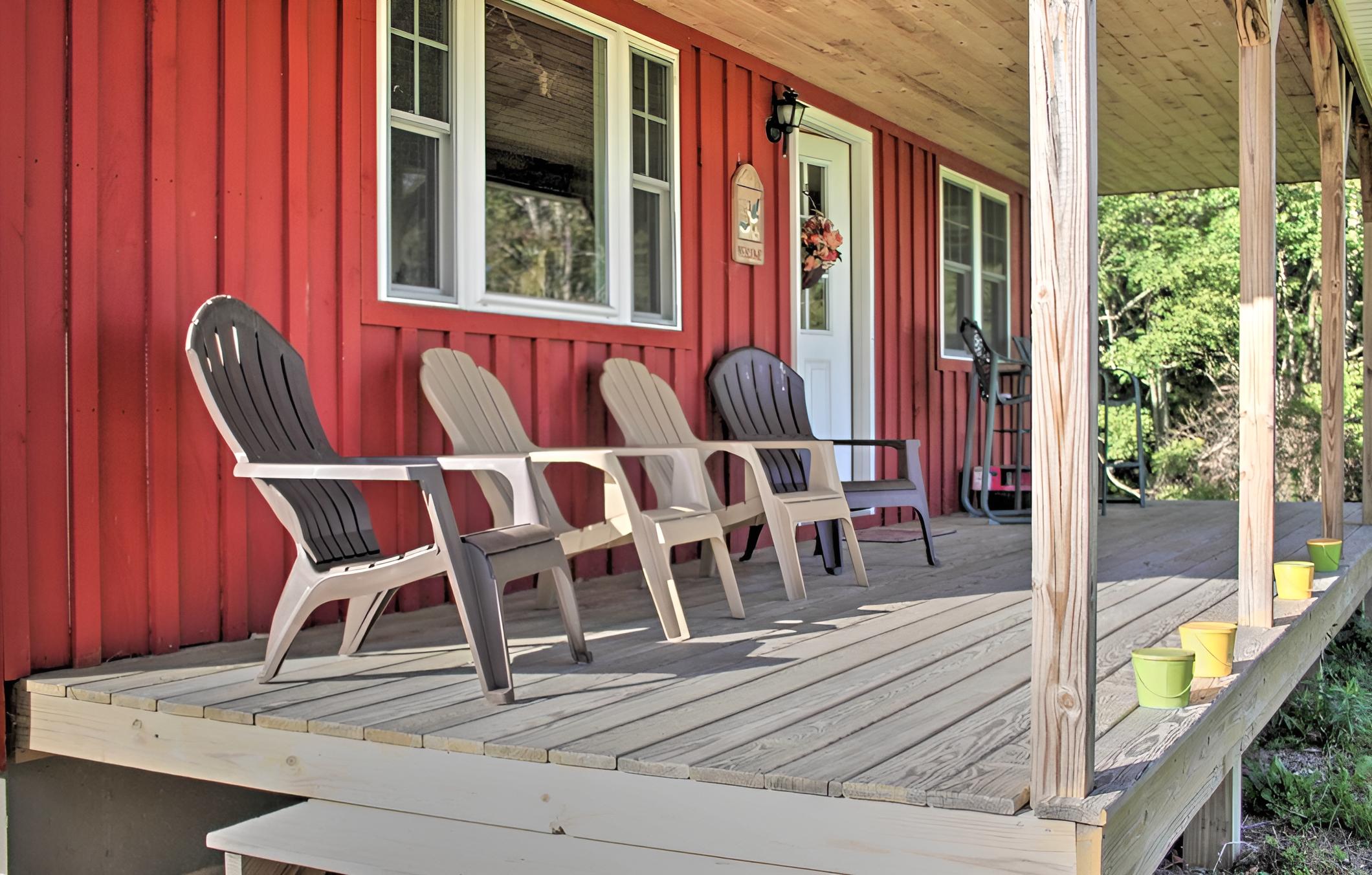 Rural Farmhouse Cabin on 150 Private Wooded Acres! view 5