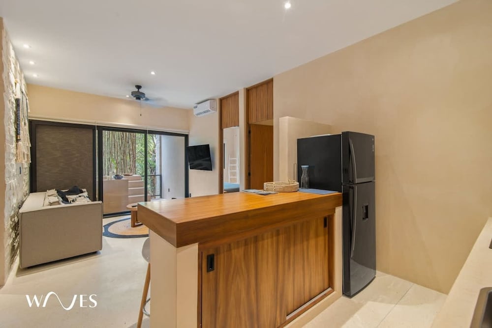 Spacious 3 Br w Private Pool Exclusive Gym