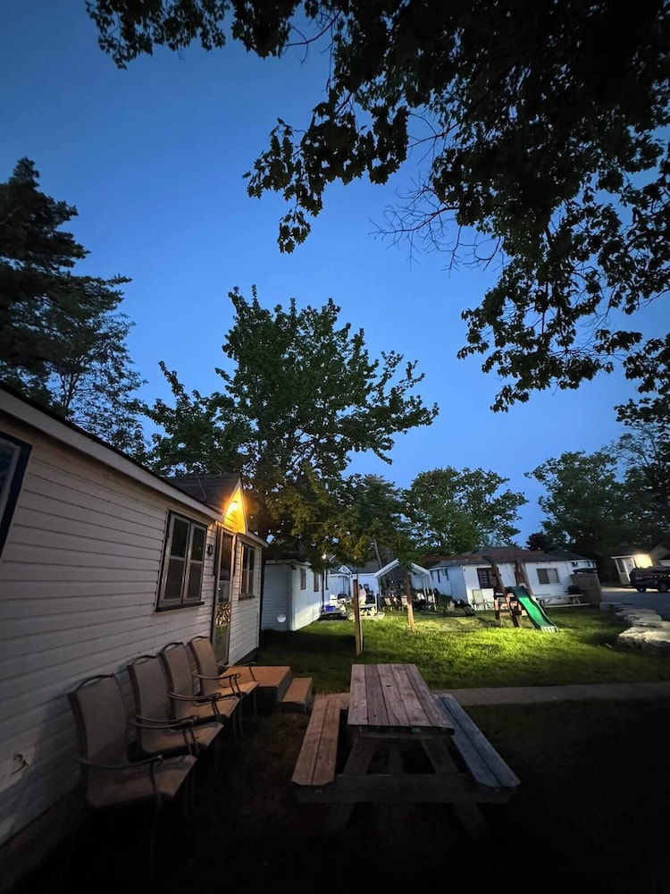 Alton Lodges