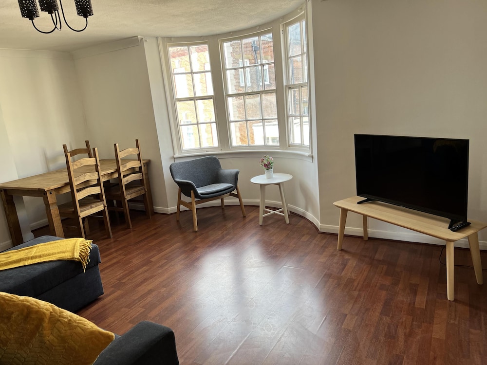 Spacious 1-bed - Coolest Neighbourhood in Brighton view 5