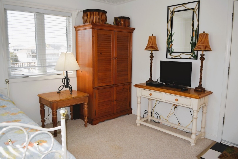 Beauty & The Beach-8B - 2 Br Home