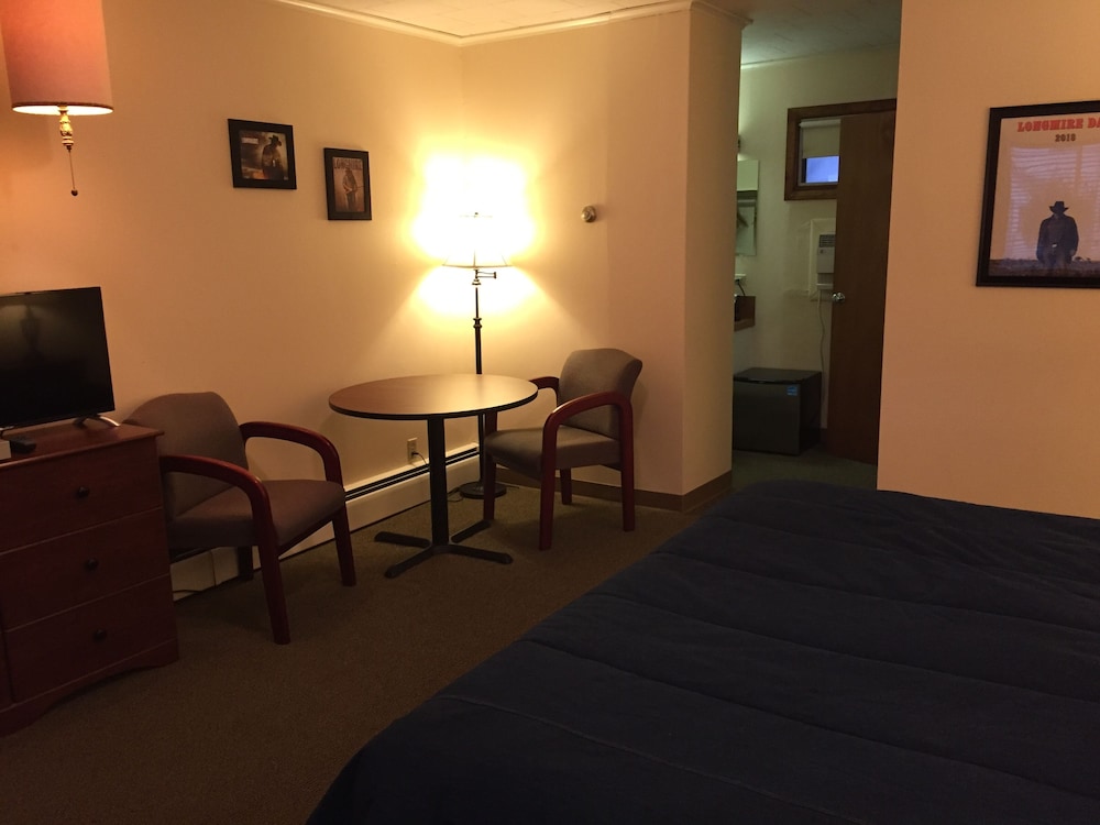 Mansion House Motel view 4