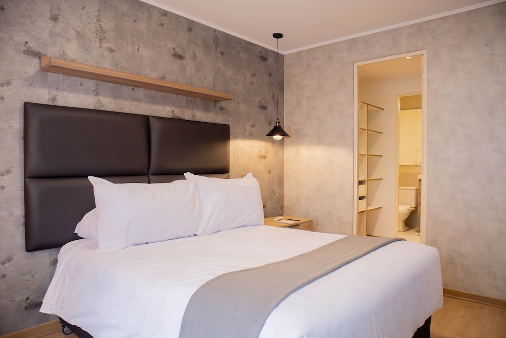 w Bright 1BR w Private Balcony in Barranco