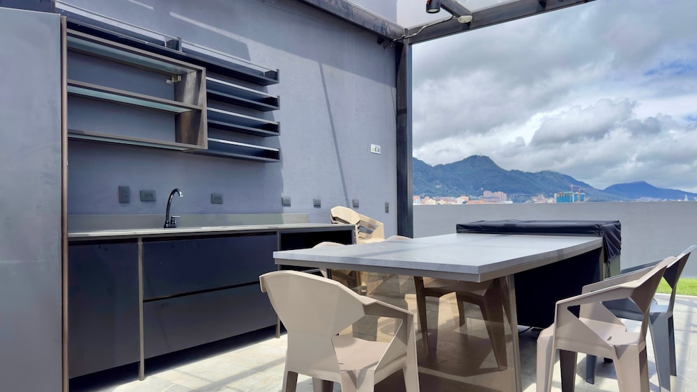 w Marvelous Loft in Polo
