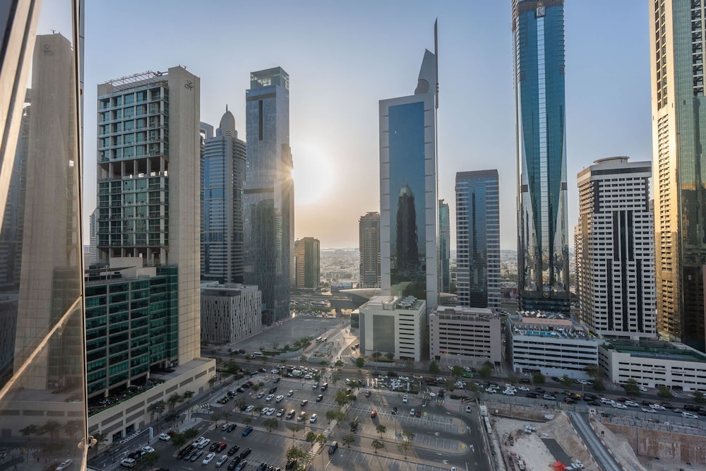 Well-furnished 3 Bedroom in Park Towers Difc