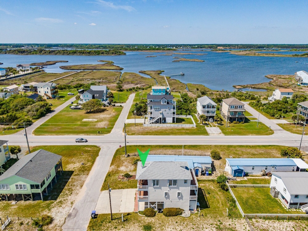Skipper's Hideout by Topsail Realty