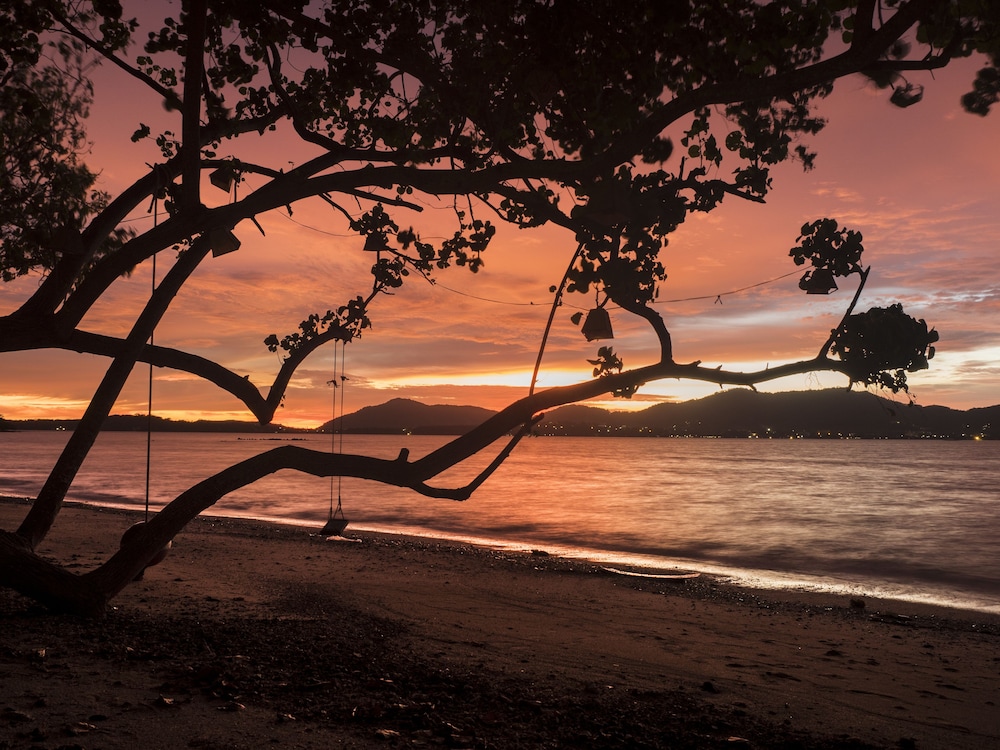 Baan Mai Beachfront Phuket Lone Island